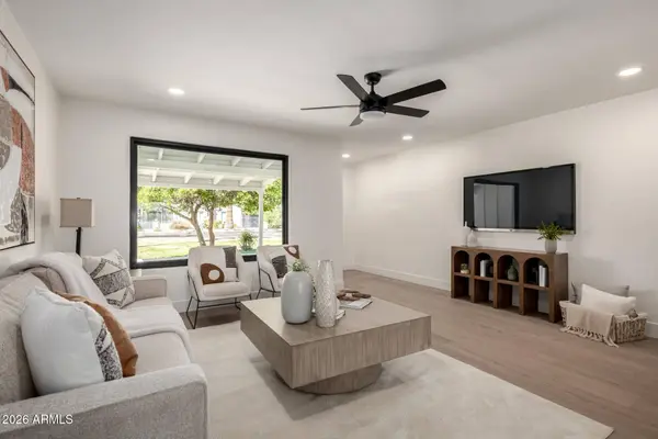 2825 E CAMPBELL Avenue, Phoenix, AZ 85016