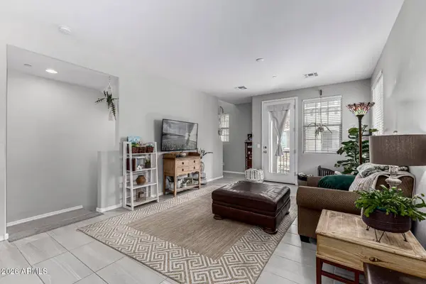 1747 E CHELSEA Lane, Gilbert, AZ 85295