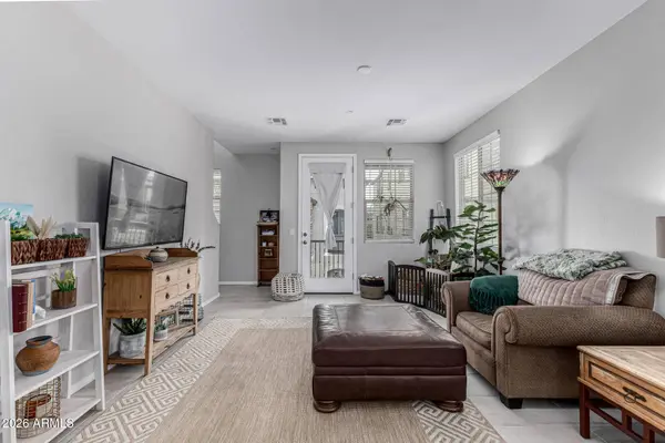 1747 E CHELSEA Lane, Gilbert, AZ 85295