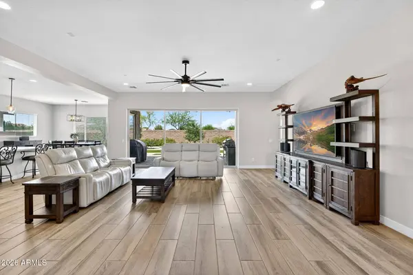 10364 E THATCHER Avenue, Mesa, AZ 85212