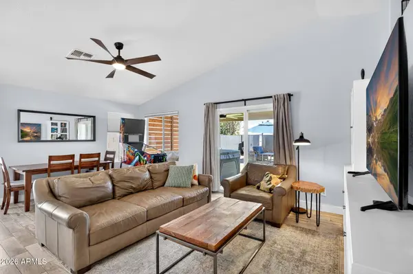 151 W SAGEBRUSH Street, Gilbert, AZ 85233