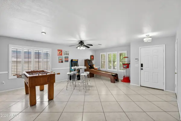 704 W LA PRYOR Lane, Gilbert, AZ 85233