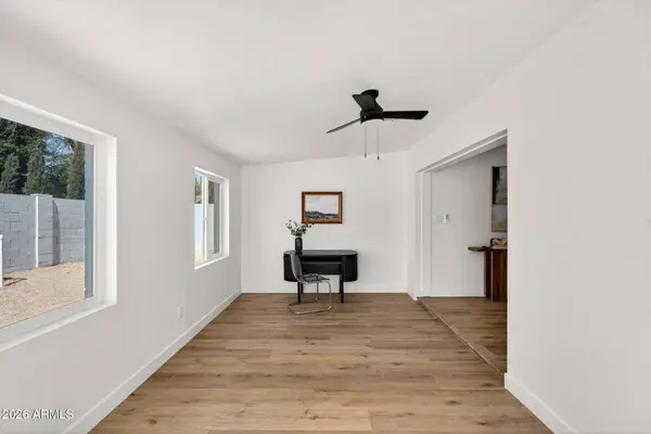 2104 E ENID Avenue, Mesa, AZ 85204
