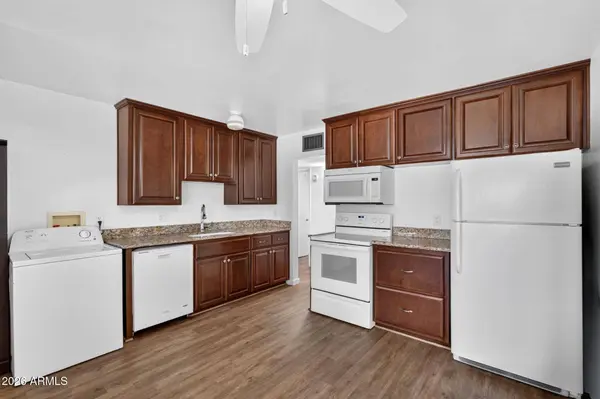 1711 S ROBERTS Road, Tempe, AZ 85281