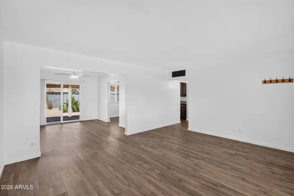 1711 S ROBERTS Road, Tempe, AZ 85281