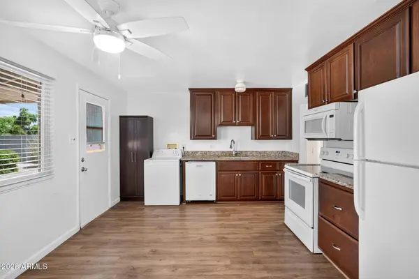1711 S ROBERTS Road, Tempe, AZ 85281