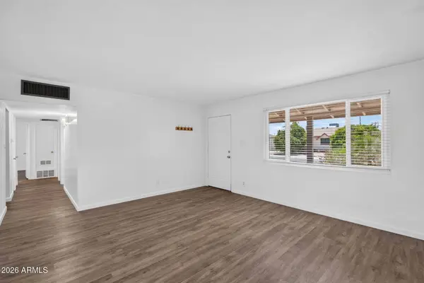 1711 S ROBERTS Road, Tempe, AZ 85281