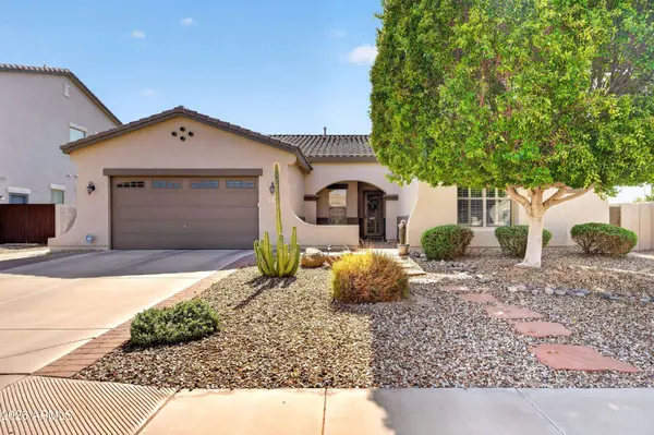 6729 S BANNING Street, Gilbert, AZ 85298
