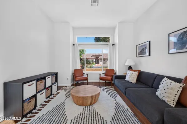 297 W OXFORD Lane, Gilbert, AZ 85233
