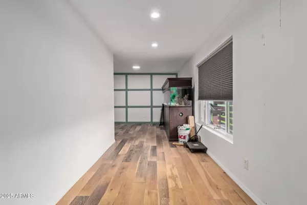 44 W PALMDALE Drive, Tempe, AZ 85282