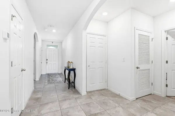 271 Guinevere DR SW, Melbourne, FL 32908