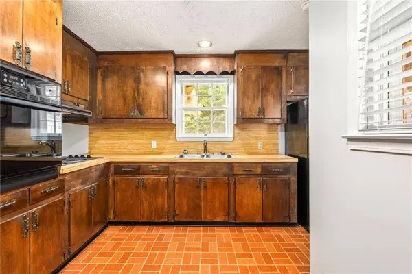 304 S 17th AVE, Lanett, AL 36863