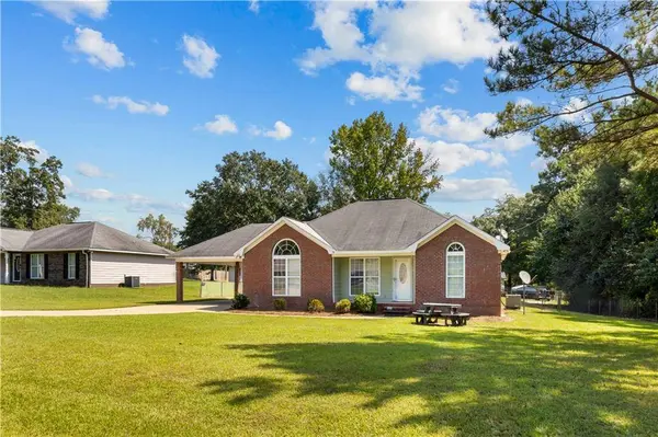 260 Pittman White RD, Smiths Station, AL 36877