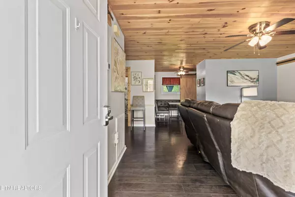 1159 Ditney LN, Sevierville, TN 37876