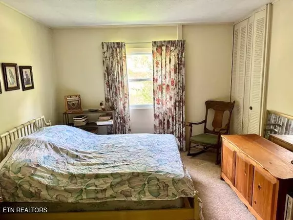 101 Outer DR, Oak Ridge, TN 37830