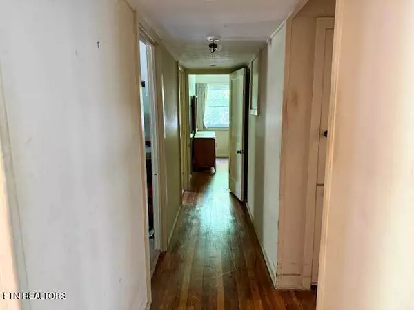 101 Outer DR, Oak Ridge, TN 37830