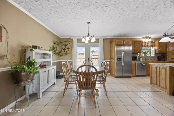 214 Old Clover Hill Rd, Maryville, TN 37803