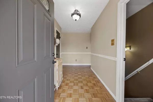 214 Old Clover Hill Rd, Maryville, TN 37803