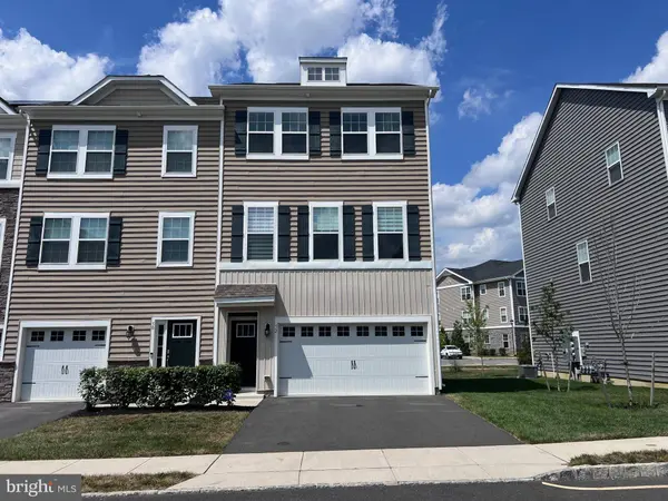 52 ROME WAY, Mount Laurel, NJ 08054