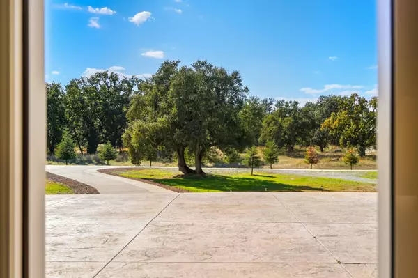 22894 Blue Jay LN, Anderson, CA 96007