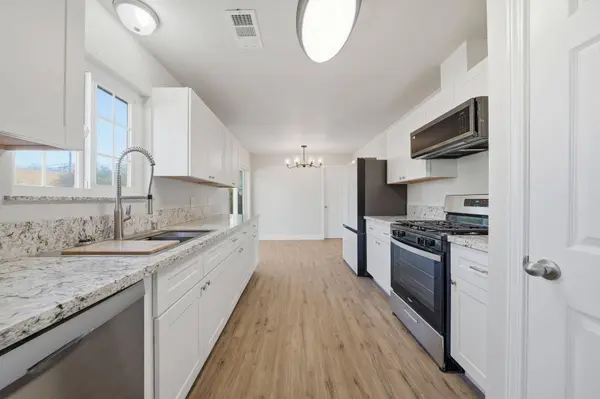 2215 Oxford RD, Redding, CA 96002