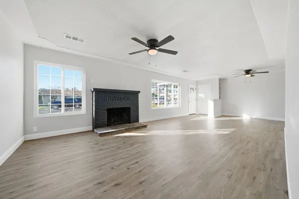 2215 Oxford RD, Redding, CA 96002