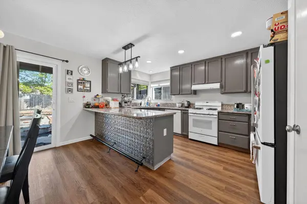 2370 Candlewood DR, Redding, CA 96003