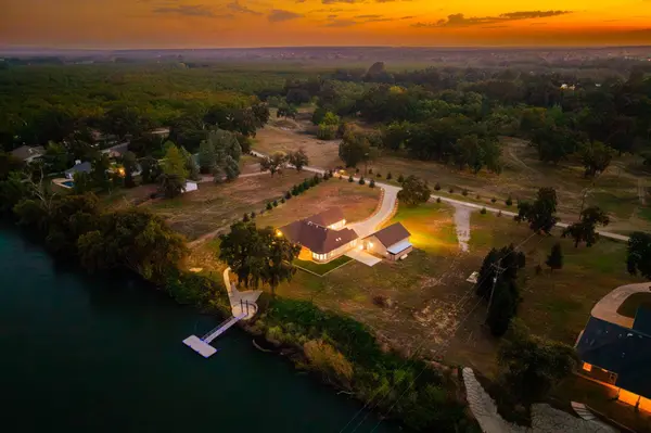 22894 Blue Jay LN, Anderson, CA 96007