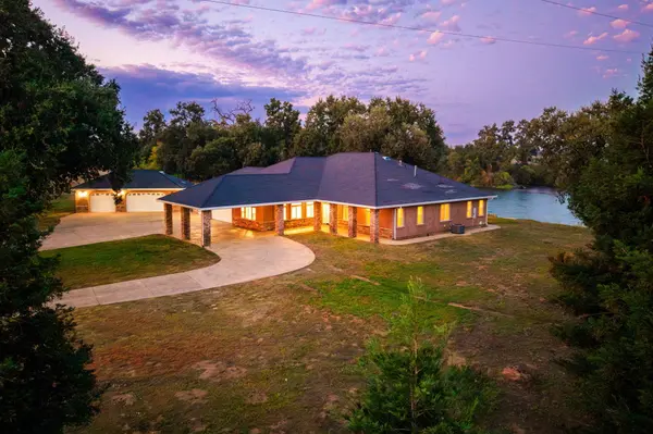 22890 Blue Jay LN, Anderson, CA 96007
