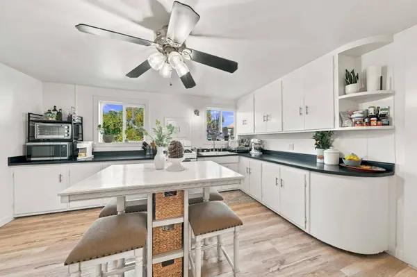 1373 Diamond ST, Anderson, CA 96007