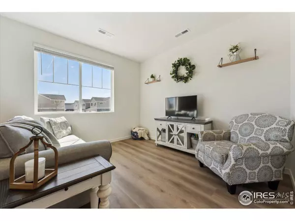 416 Mountain Bluebird Dr, Johnstown, CO 80534