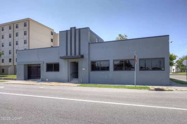 102 S Wall Avenue, Joplin, MO 64801