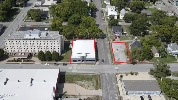 102 S Wall Avenue, Joplin, MO 64801