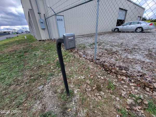 516 S Adele Avenue, Joplin, MO 64801