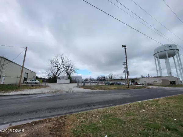 516 S Adele Avenue, Joplin, MO 64801