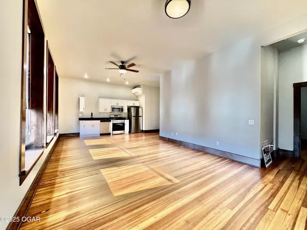 223 W 3rd Street, Joplin, MO 64801