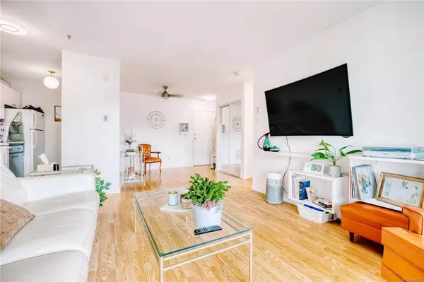 4971 Songbird Pl #405, Nanaimo, BC V9T 6L1