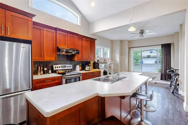 545 Poets Trail Dr, Nanaimo, BC V9R 7C4