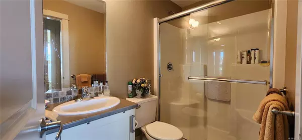 6310 McRobb Ave #321, Nanaimo, BC V9V 1W8