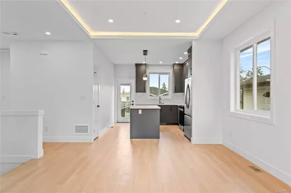 631 Eighth St, Nanaimo, BC V9R 6P1