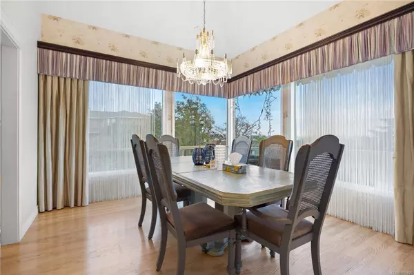 3688 Glen Oaks Dr, Nanaimo, BC V9T 5A1