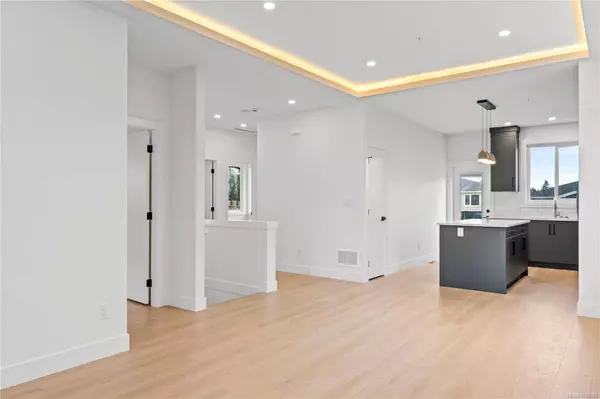 631 Eighth St, Nanaimo, BC V9R 6P1