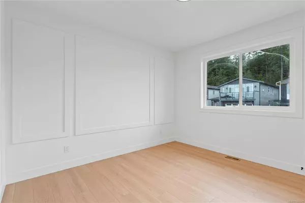 631 Eighth St, Nanaimo, BC V9R 6P1