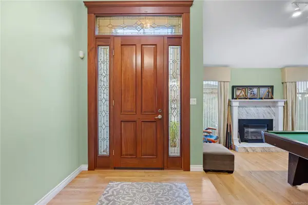 3688 Glen Oaks Dr, Nanaimo, BC V9T 5A1