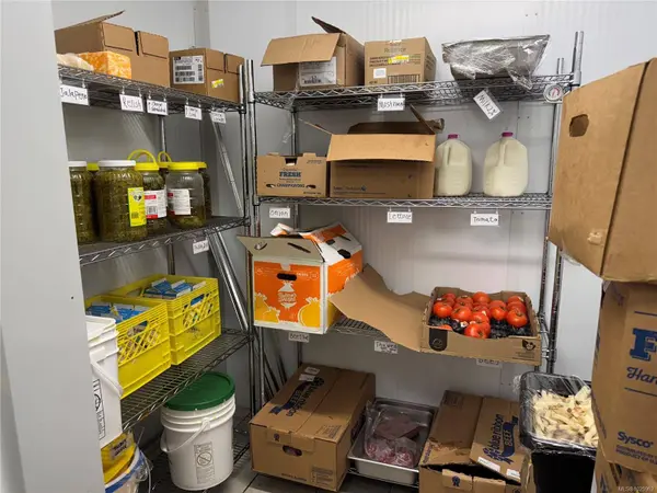 2230 Cliffe Ave #4, Courtenay, BC V9N 2L4