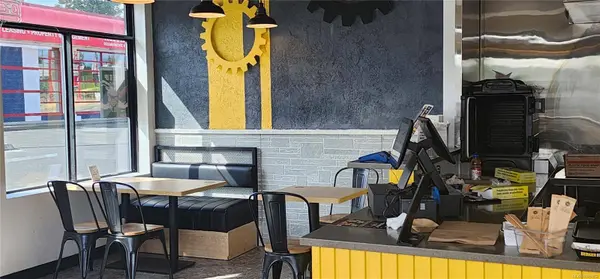 2230 Cliffe Ave #4, Courtenay, BC V9N 2L4