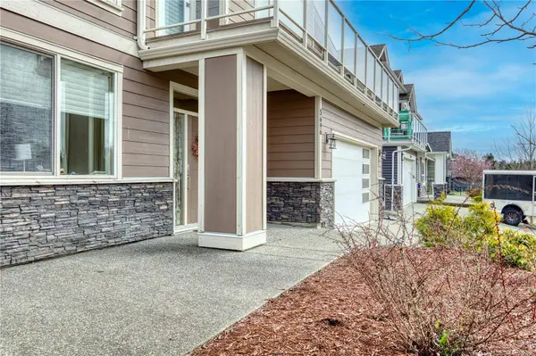 5696 Linley Valley Dr, Nanaimo, BC V9T 0E4