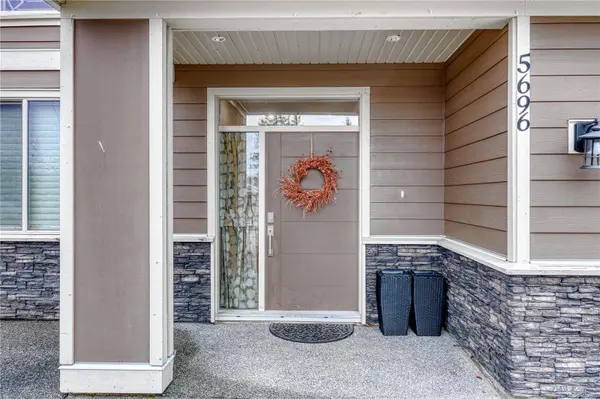 5696 Linley Valley Dr, Nanaimo, BC V9T 0E4