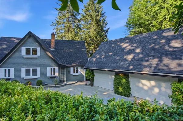 302 Roland Rd, Ladysmith, BC V9G 1X8