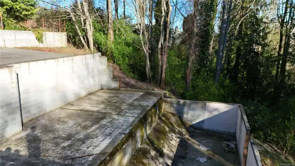 3111 Departure Bay Rd, Nanaimo, BC V9T 1B6